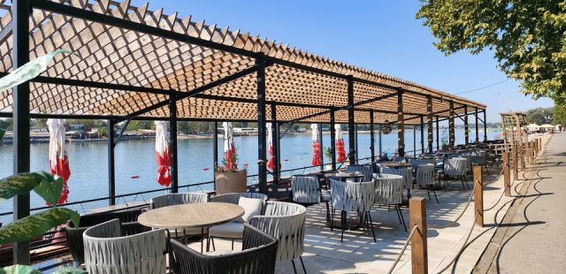 Moment Beach Bar