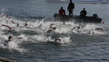 БОГОЈАВЉЕНСКО ПЛИВАЊЕ